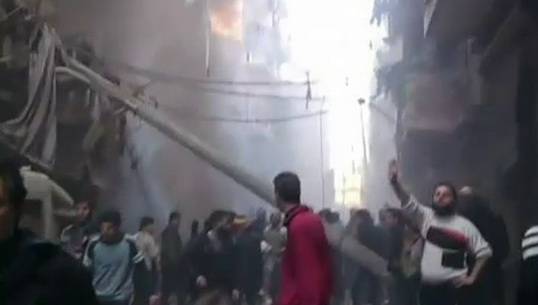 รัฐบาลซีเรียโจมตีกบฏด้วยระเบิดเพลิง