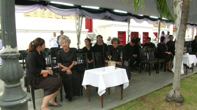 สวดพระอภิธรรมศพ "พล.อ.เปรม"