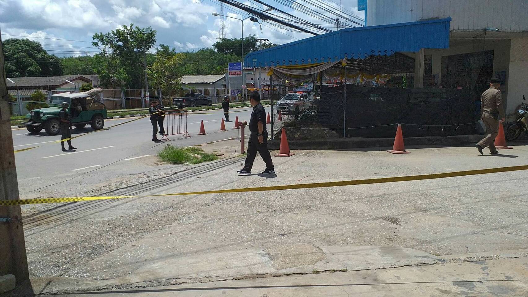 ปาระเบิดใส่ป้อม ตร. บันนังสตา-วัยรุ่น 17 ปี ถูกลูกหลงบาดเจ็บ