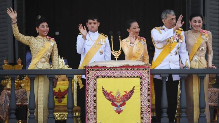 ดาวน์โหลดฟรี วีดิทัศน์ประวัติศาสตร์พระราชพิธีบรมราชาภิเษก