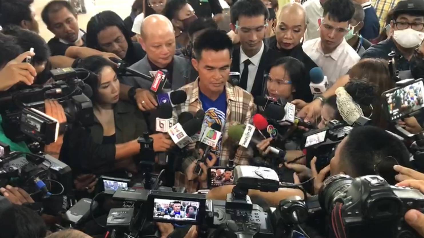 "ลุงพล-ป้าแต๋น" ร่วมฟังแถลงข่าวความคืบหน้า "คดีน้องชมพู่"