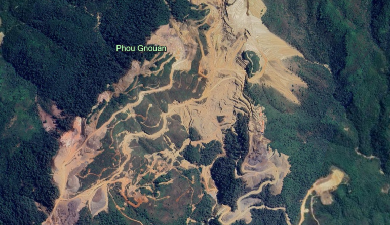 การเปิดหน้าดินทำเหมืองทอง บริเวณต้นน้ำเงียบ เขตเมืองคูน แขวงเชียงขวาง ประเทศลาว