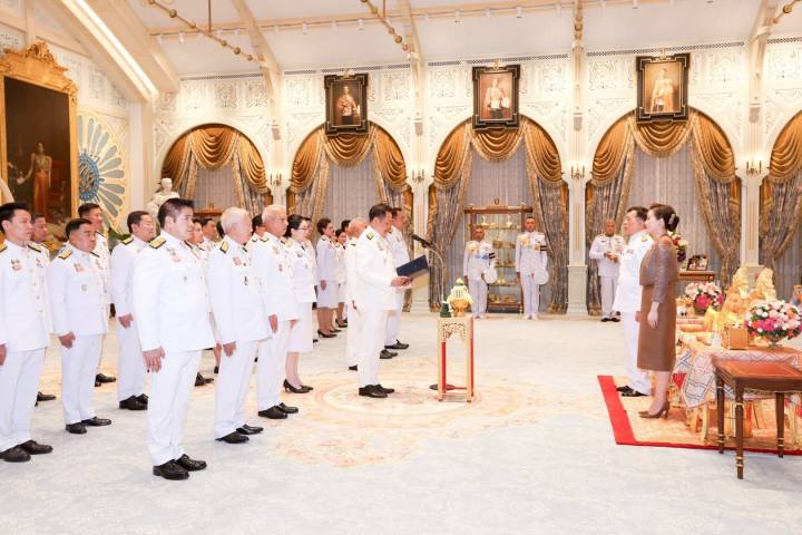 "อนุทิน" นำ ครม.เข้าเฝ้าฯ ถวายสัตย์ปฏิญาณ