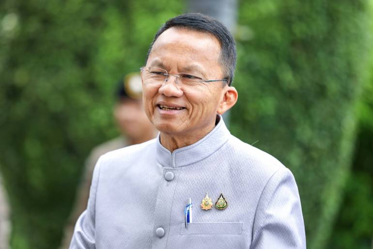 นายสมศักดิ์ เทพสุทินทร์ รมว.สาธารณสุขคนปัจจุบัน ได้ ลงนามในประกาศกระทรวงสาธารณสุข เรื่อง สมุนไพรควบคุม(กัญชา) พ.ศ.2568