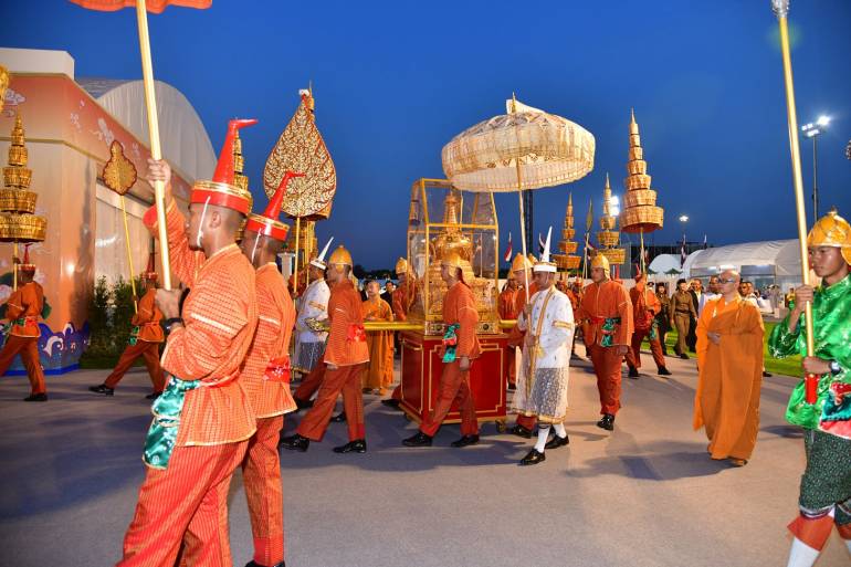 พระบรมสารีริกธาตุ (พระเขี้ยวแก้ว) จากสาธารณรัฐประชาชนจีน มาประดิษฐานในประเทศไทยเป็นการชั่วคราว เพื่อเฉลิมพระเกียรติพระบาทสมเด็จพระเจ้าอยู่หัว เนื่องในโอกาสมหามงคลเฉลิมพระชนมพรรษา 6 รอบ 28 กรกฎาคม 2567 ณ ท้องสนามหลวง วันที่ 4 ธันวาคม 2567