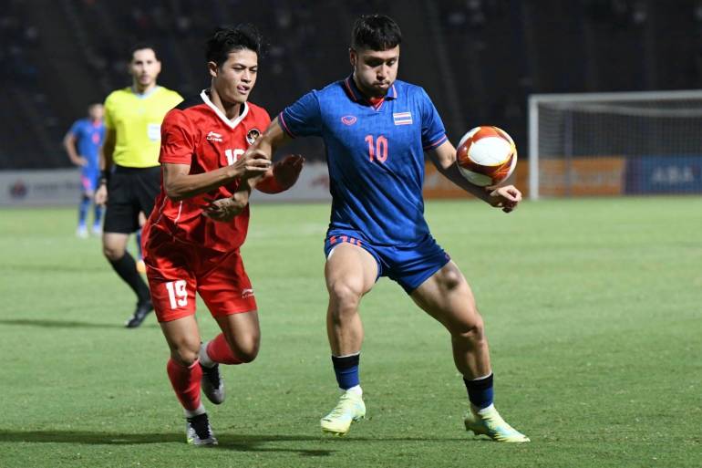 ฟุตบอลชายทีมชาติไทย พ่าย อินโดนีเซีย 2- 5 ได้เหรียญเงินซีเกมส์ 2023 