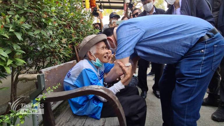 นางบัวไหล วัย 91 ปี 