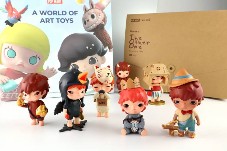 อาร์ตทอย (Art Toy) ที่ขายในPOP MART ROBOSHOP