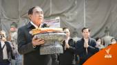 นายกฯ ลงพื้นที่อยุธยาไหว้พระเสริมสิริมงคล - สักการะสมเด็จพระนเรศวรฯ ดาบหล่นใส่แขน