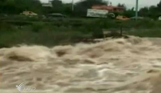 แม่น้ำในเปรูหลายสายเอ่อล้นเข้าท่วมบ้านเรือน เหตุฝนตกหนักต่อเนื่อง