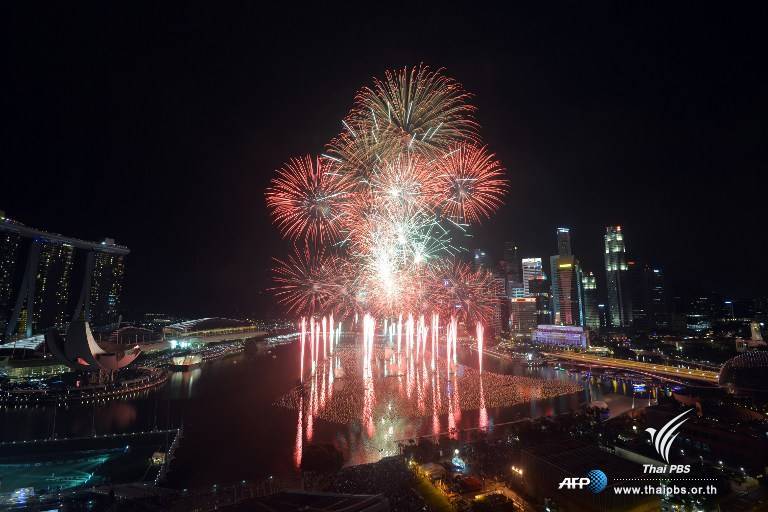 สิงคโปร์จัดงานปีใหม่ที่อ่าวมารินา เบย์ สุดอลังการ