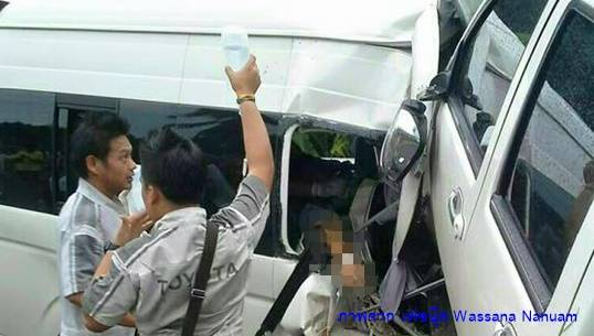 รถชนประสานงา จ.สุราษฎร์ธานี ทหารเรือเสียชีวิต 5 นาย