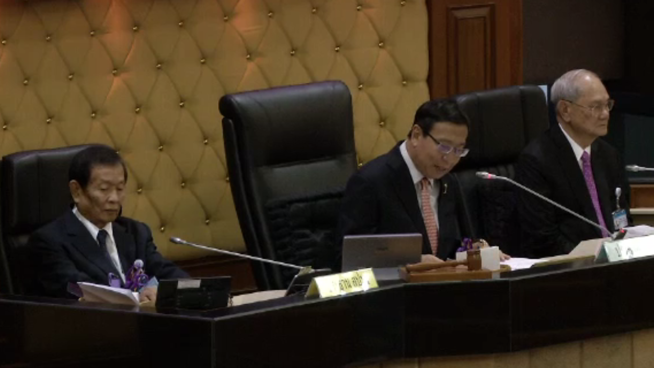 สนช.เตรียมซัก กรธ.ปมเลือกตั้ง-"พรเพชร" ยอมรับหนักใจเงื่อนเวลากฎหมายลูก