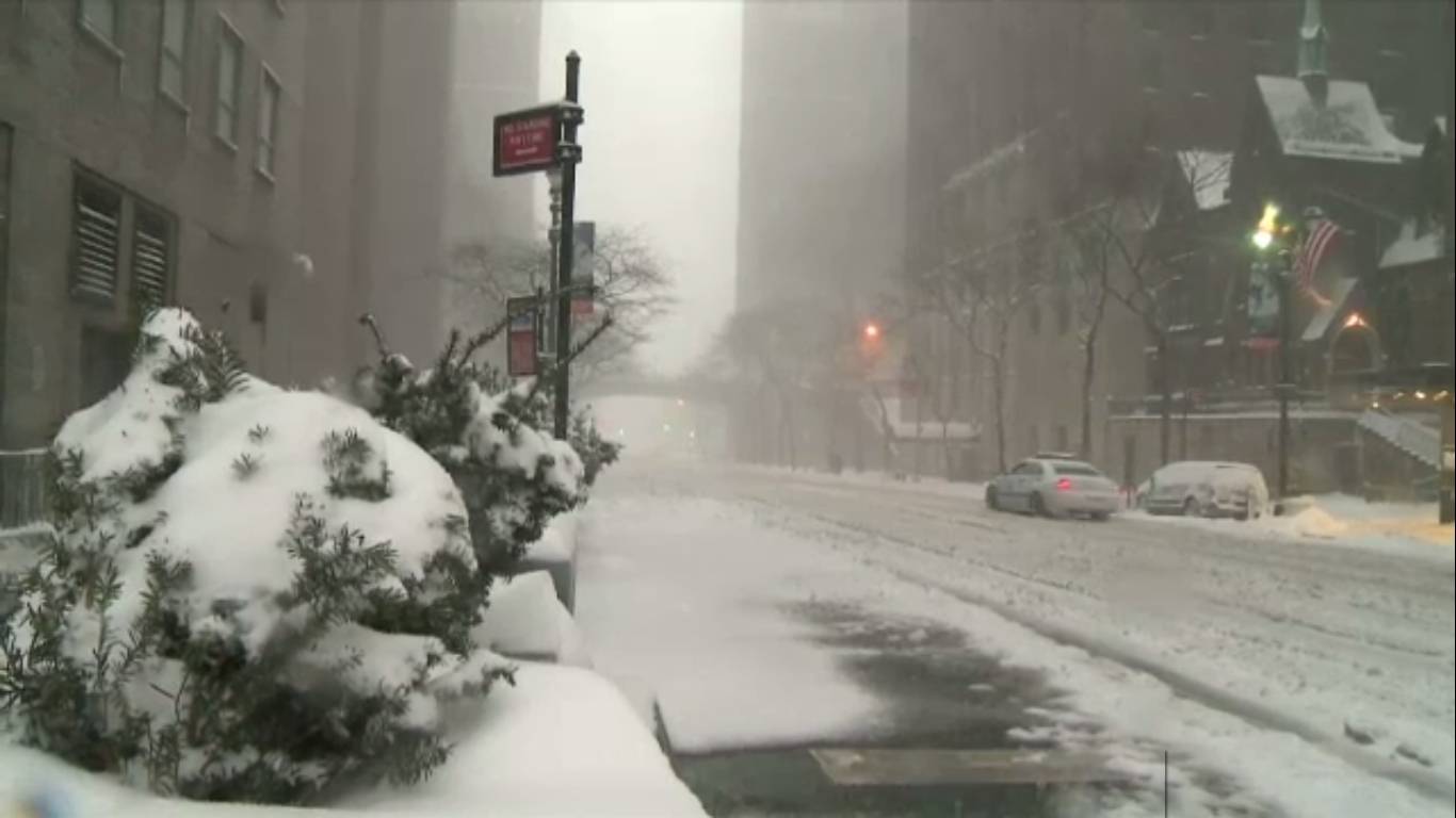 พายุหิมะ"โจนัส"ถล่มหนัก รัฐนิวยอร์คประกาศภาวะฉุกเฉิน 