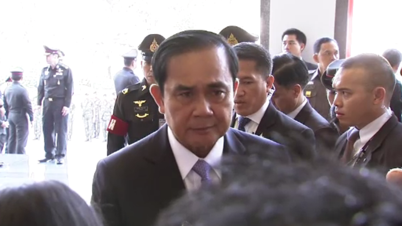 นายกฯยันไม่เปลี่ยนตัว รมว.เกษตรฯ-ให้ทหารเข้ามาแก้ปัญหาราคายางทั้งระบบ