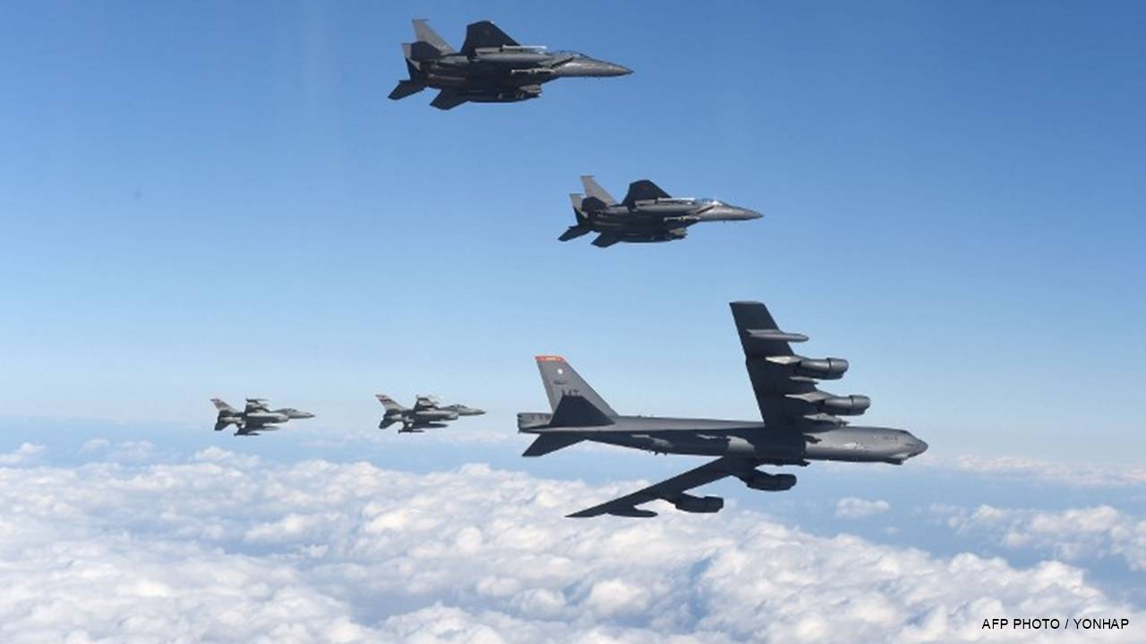 สหรัฐฯ ส่งเครื่องบินทิ้งระเบิด B-52 บินใกล้พรมแดนเกาหลีเหนือ