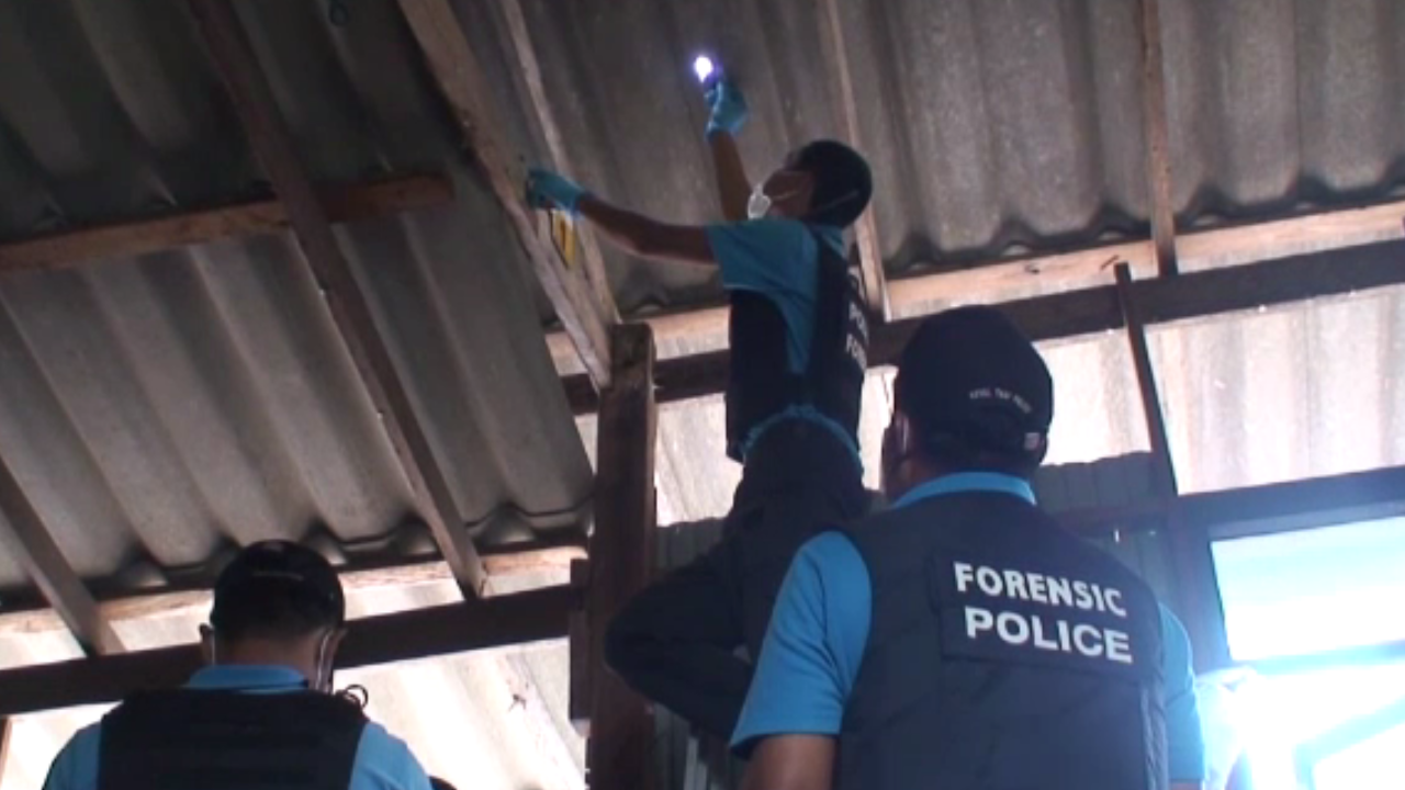 ตร.ปัตตานีเร่งหาที่มากระสุนปริศนาตกใส่หลังคาบ้าน คาดว่าจนท.-ปชช.ยิงขึ้นฟ้าฉลองปีใหม่