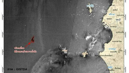 คราบน้ำมันโผล่บริเวณใกล้เกาะไผ่ บางละมุง จ.ชลบุรี กินพื้นที่เกือบ 3 ตร.กม.