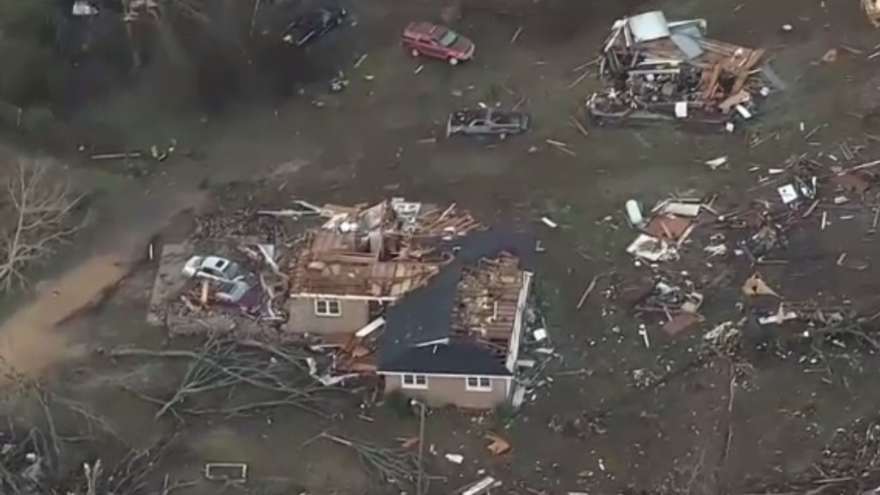 พายุทอร์นาโดพัดถล่มรัฐอลาบามาของสหรัฐฯ-บาดเจ็บอย่างน้อย 3 คน