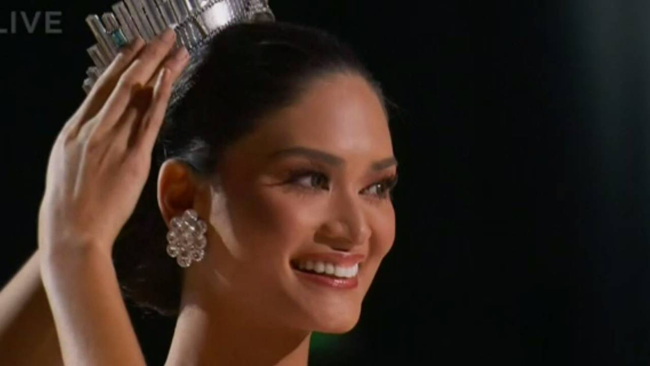 ชาวฟิลิปปินส์ยินดีกับตำแหน่ง "มิสยูนิเวิร์ส 2015"