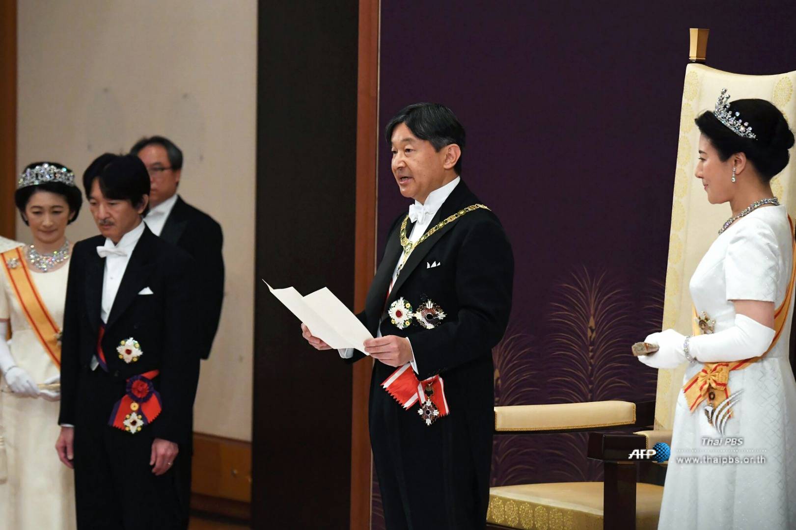 สมเด็จพระจักรพรรดินารูฮิโตะ มีพระปฐมบรมราชโองการ "จะคิดถึงประชาชนเป็นอันดับแรกและทำงานเพื่อประเทศญี่ปุ่น"