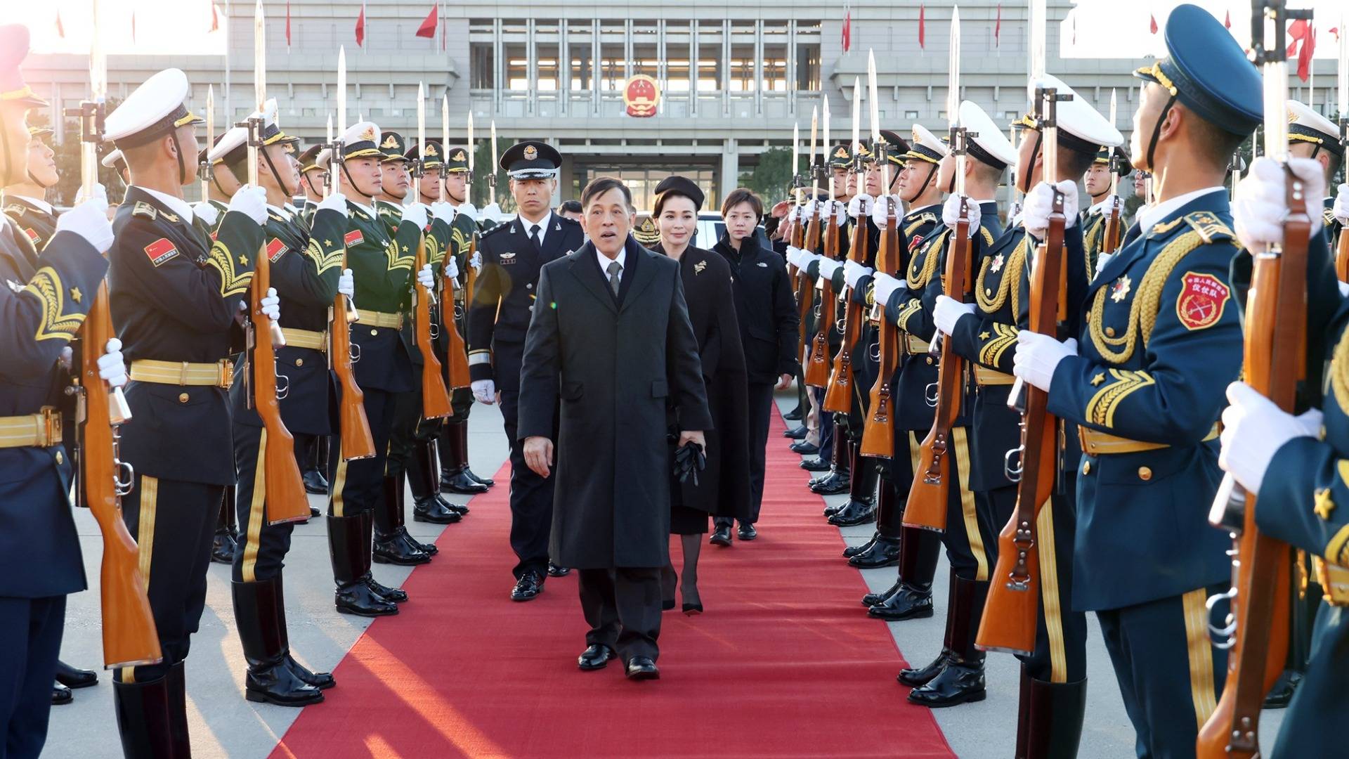 “ในหลวง-พระราชินี” ทอดพระเนตรนิทรรศการ ณ พิพิธภัณฑ์พระราชวังโบราณ กรุงปักกิ่ง
