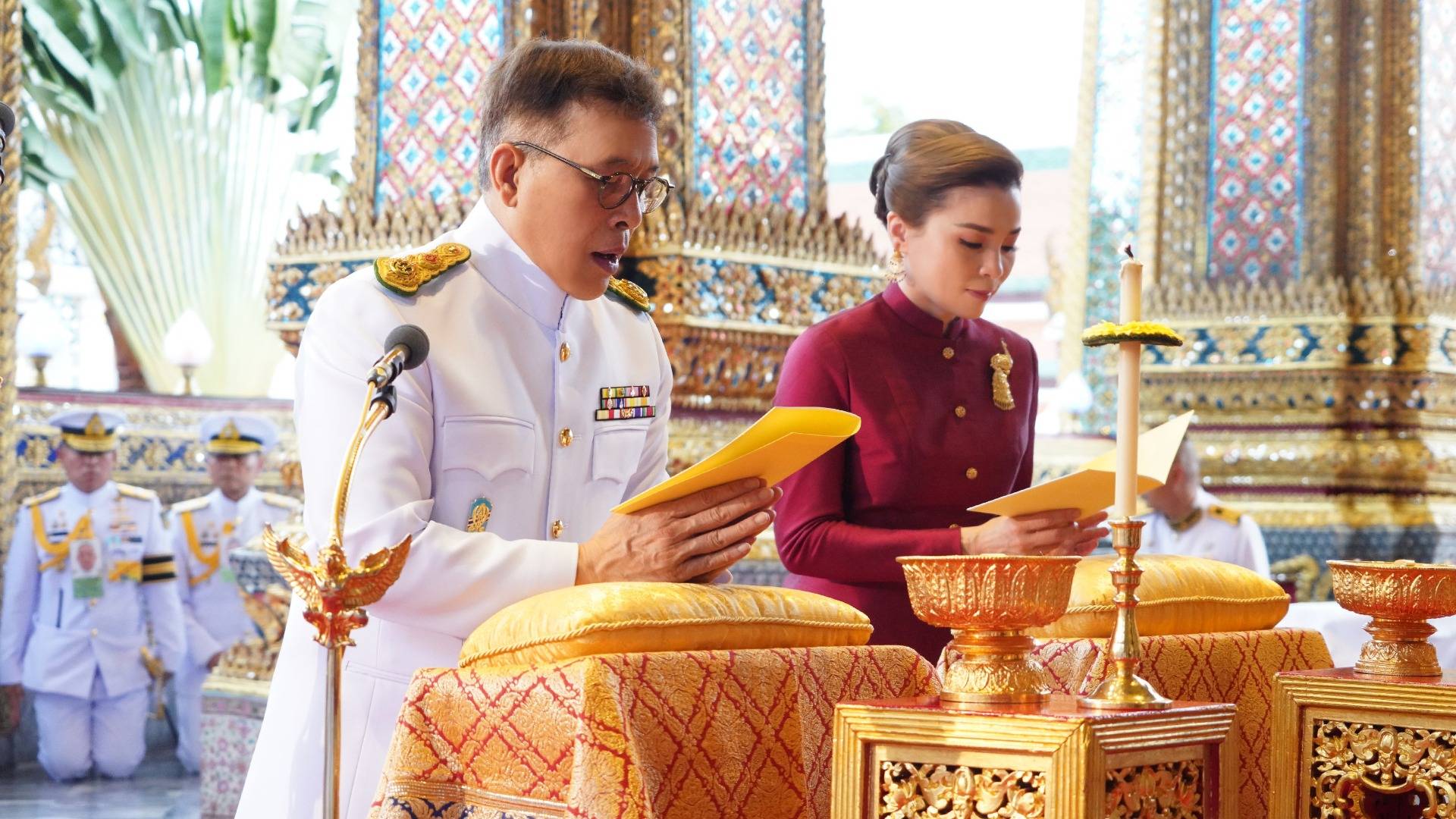 “ในหลวง-พระราชินี” เสด็จฯ ไปในการพระราชพิธีทรงบำเพ็ญพระราชกุศลวิสาขบูชา 2568