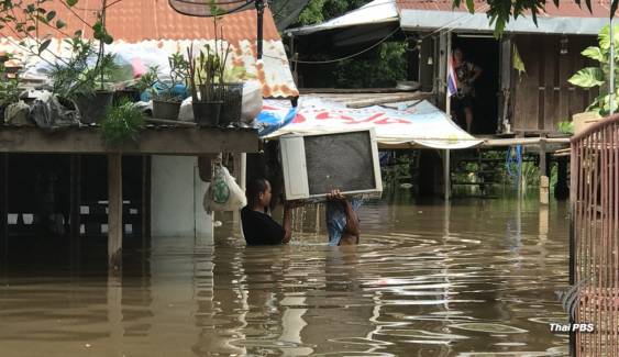 สุดต้าน "คันกั้นน้ำพัง" ชุมชนเขตเทศบาลเมืองสิงห์บุรีอ่วม 