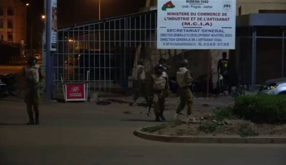 กลุ่มติดอาวุธโจมตีร้านอาหารบูร์กินาฟาโซ ตาย 17 เจ็บ 8 คน