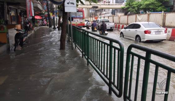 น้ำท่วมถนนกรุงเทพฯ หลายจุด - ปริมาณฝนสูงสุด 116 มิลลิเมตร