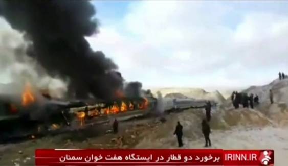 รถไฟชนกันในอิหร่าน ดับ 31 คน