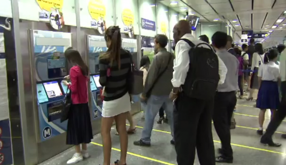 ผู้บริโภคร้องเรียนเปลี่ยนบัตรโดยสารรถไฟฟ้าใต้ดินไม่เป็นธรรม