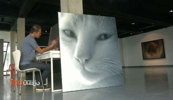 ศิลปินตาบอดสีถ่ายทอดแนวคิด "ไม่มีใครสมบูรณ์แบบ" ผ่านนิทรรศการ "แมวห่วย" 