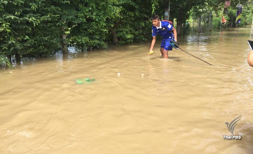 เทศบาลเพชรบุรี เปิดสายช่วยเหลือน้ำท่วม หมายเลข 064-2842800 ตลอด 24 ชม.