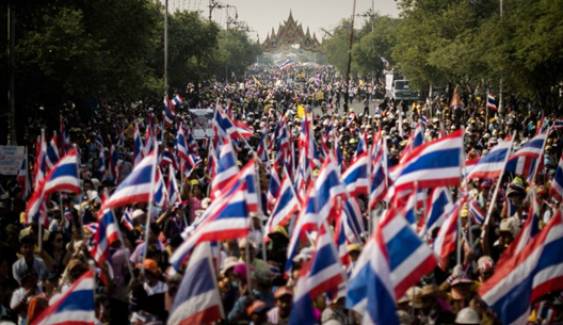 สื่อต่างชาติจับตา "การเมืองไทย" ชี้การชุมนุม-ความขัดแย้งยังยืดเยื้อ