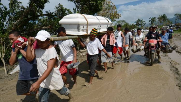 ไต้ฝุ่น&quot;โบพา&quot;พัดถล่ม&quot;ฟิลิปปินส์&quot; ประชาชนเสียชีวิตกว่า 300 คน 