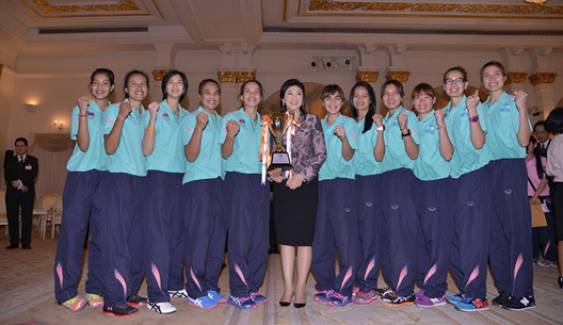 วอลเลย์ฯหญิงทีมชาติไทย พบนายกฯ หลังคว้าแชมป์เอเชีย-รับเงินอัดฉีด 2 ล้านบาท 