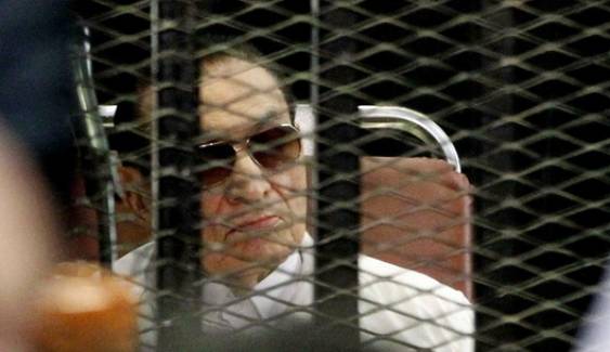 ศาลเลื่อนพิจารณาคดีอดีตผู้นำ 2 ฝ่ายของอียิปต์