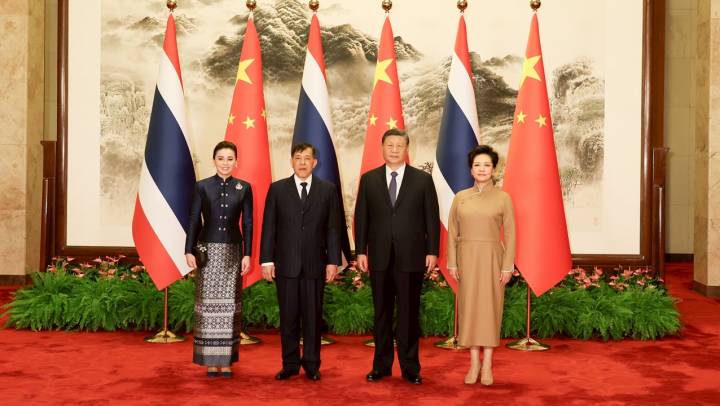 "ในหลวง-พระราชินี" ทรงร่วมพิธีรับเสด็จอย่างเป็นทางการ ในโอกาสเสด็จฯ เยือนจีน