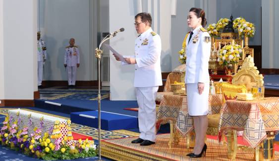 “ในหลวง-พระราชินี” พระราชทานกระบี่และปริญญาบัตร แก่ผู้สำเร็จการศึกษาจากสถาบันการศึกษาทางทหาร