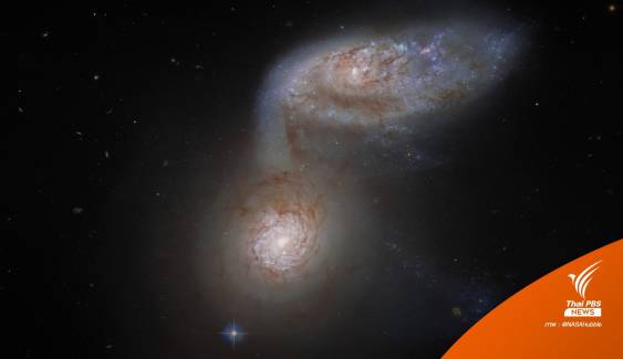 กล้องโทรทรรศน์อวกาศฮับเบิลเปิดภาพ "สองกาแล็กซี" ที่กำลังชนกัน