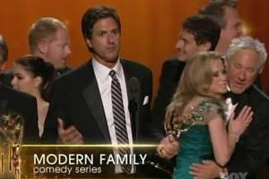 Modern Family ซิว 5 รางวัล Emmy Award
