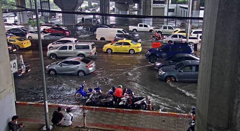 ภาพ : ศูนย์ป้องกันน้ำท่วม กทม.