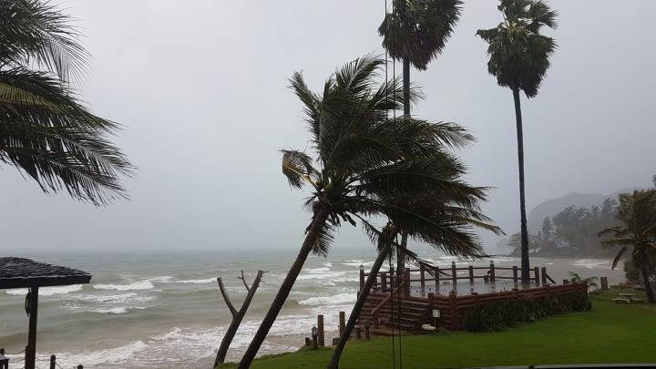 ฝนตกต่อเนื่องใน อ.บางสะพาน จ.ประจวบฯ ช่วยลดปัญหาฝุ่นละออง 