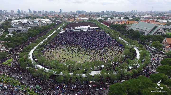 กอ.รมน.สรุปจำนวนประชาชนเดินทางร่วมร้องเพลง "สรรเสริญพระบารมี" กว่า 1.7 แสนคน 