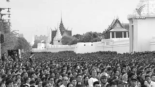 สำนักข่าวต่างประเทศ รายงานภาพและบรรยากาศ พิธีเคลื่อนพระบรมศพในหลวง  ท่ามกลางความโศกเศร้าของพสกนิกร