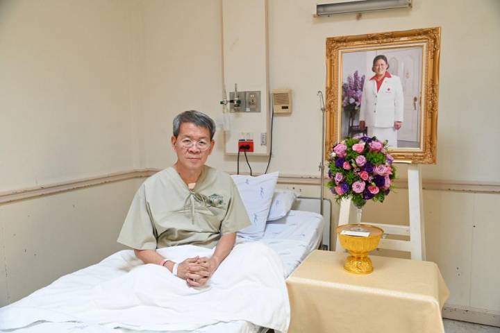 กรมสมเด็จพระเทพฯ พระราชทานแจกันดอกไม้ เยี่ยมผู้ว่าฯ สมุทรสาคร