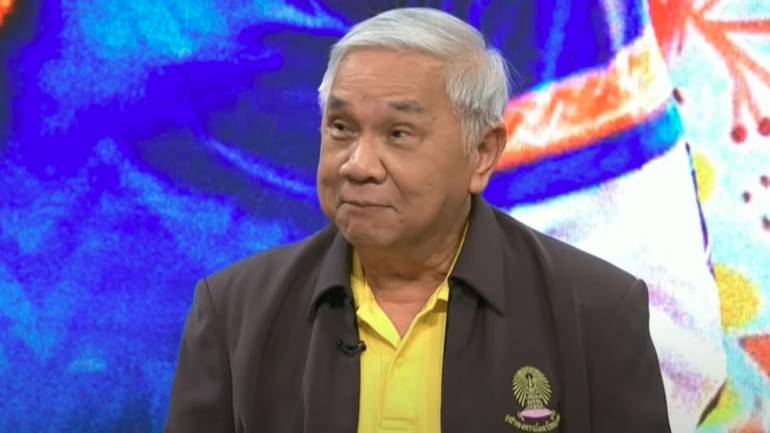 รศ.ตระกูล มีชัย รองคณบดีคณะรัฐศาสตร์ จุฬาลงกรณ์มหาวิทยาลัย