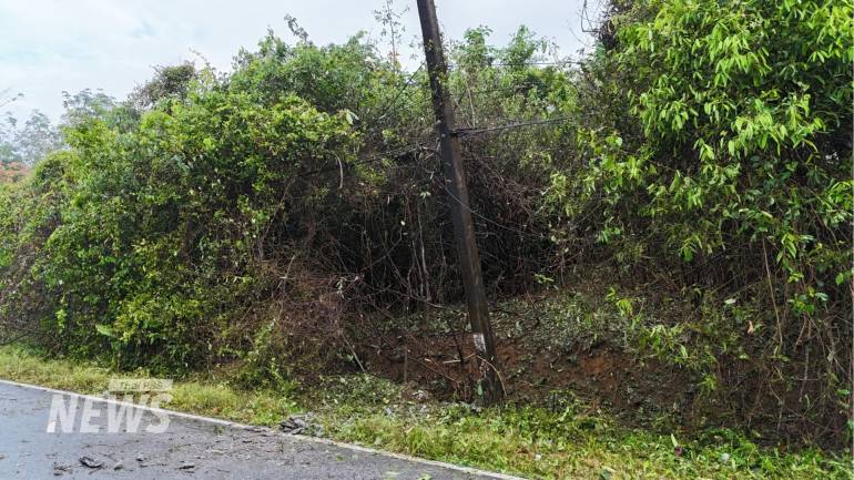 บริเวณสายสามแยก - ตาฮิบาเดาะ ในพื้นที่ ม.5 บ้านตาฮิบาเดาะ ต.กายูคละ อ.แว้ง 