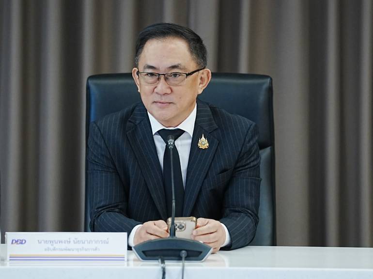 นายพูนพงษ์ นัยนาภากรณ์ อธิบดีกรมพัฒนาธุรกิจการค้า กระทรวงพาณิชย์
